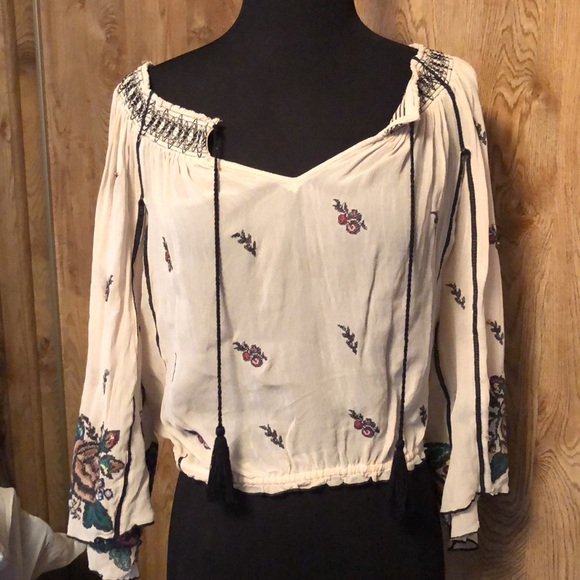 Beautiful FREE PEOPLE Women’s Blouse with Tassels & Sequins - Picture 9 of 17